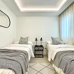 Reina Sofia 53 Port And Sea View Apartment Estepona