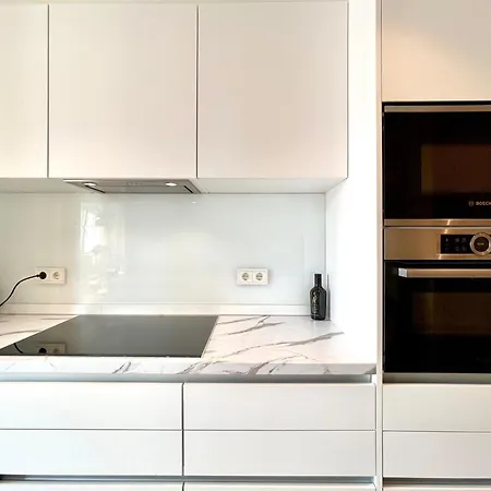 Reina Sofia 53 Port And Sea View 公寓 埃斯特波纳