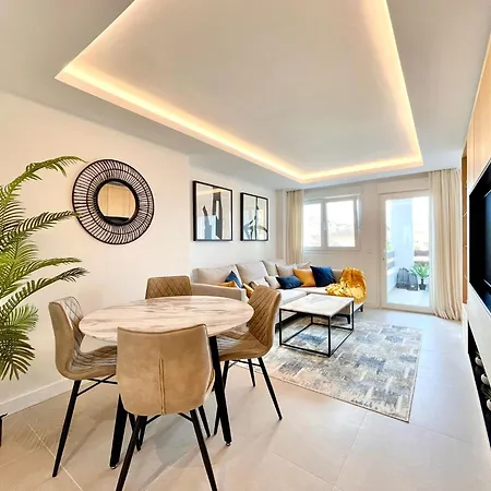 Reina Sofia 53 Port And Sea View